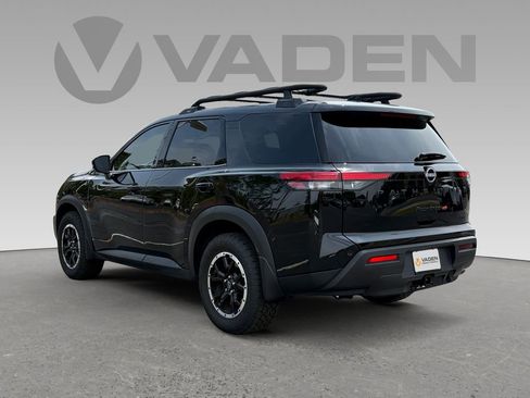 Used 2025 Nissan Pathfinder Rock Creek AWD/4WD image 23