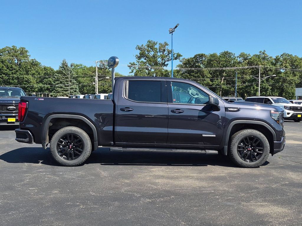 Used 2024 GMC Sierra 1500 Elevation w/ LPO, Elevation Black Package AWD/4WD image 8