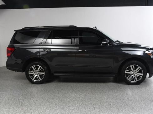 Used 2024 Ford Expedition Limited AWD/4WD image 4