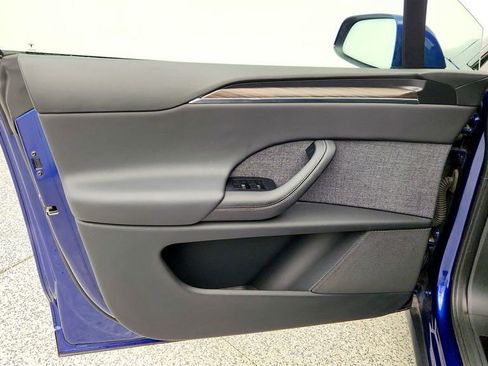 Used 2023 Tesla Model X image 11