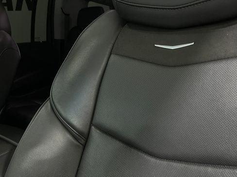 Used 2019 Cadillac Escalade ESV Luxury image 17