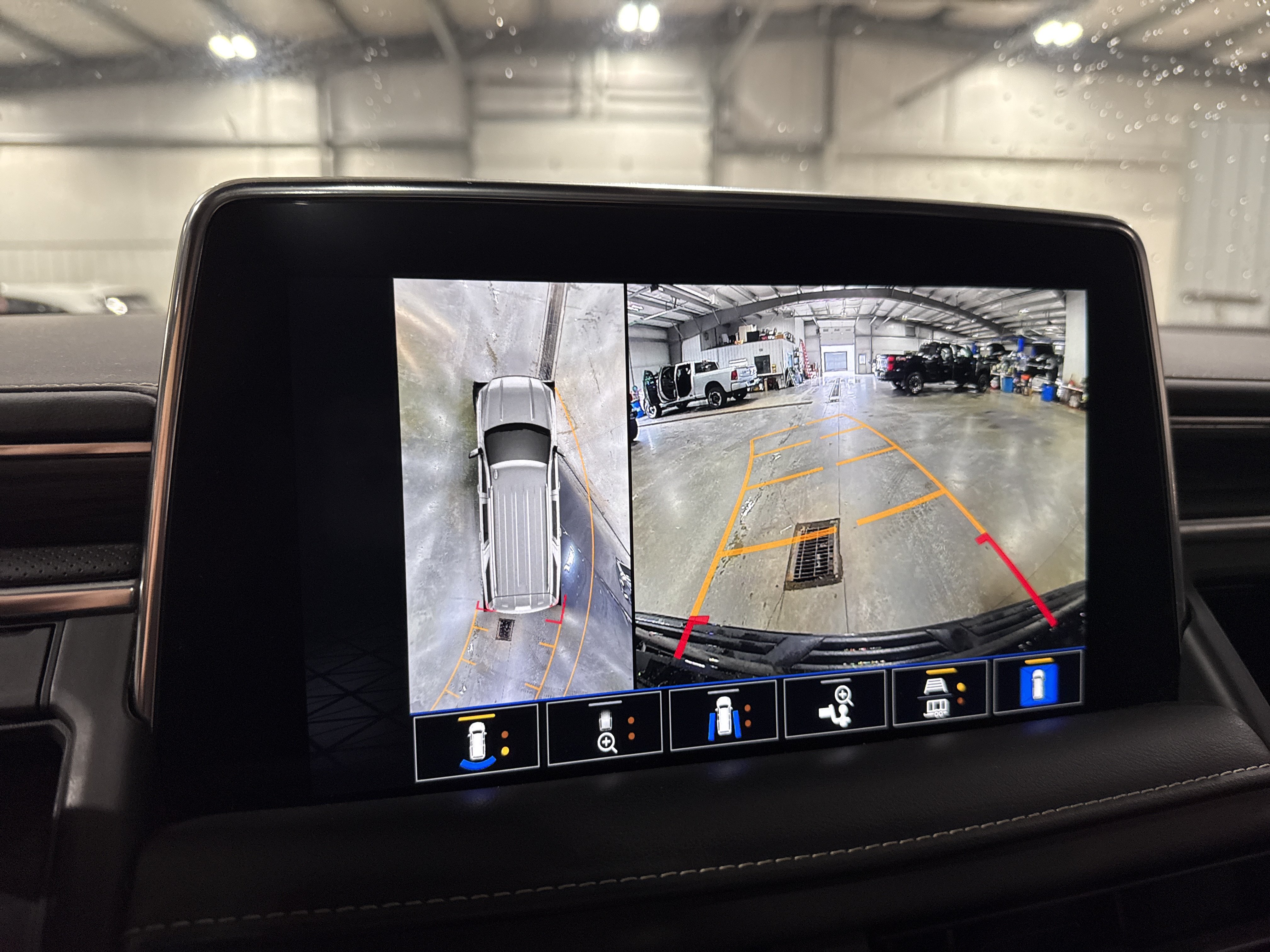Used 2022 GMC Yukon SLT w/ SLT Luxury Package AWD/4WD image 14