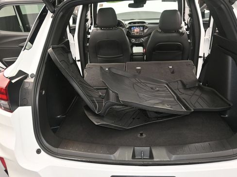 Used 2023 Chevrolet TrailBlazer RS w/ Sun and Liftgate Package AWD/4WD image 36