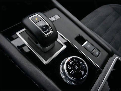 Used 2025 Mitsubishi Outlander SE image 22