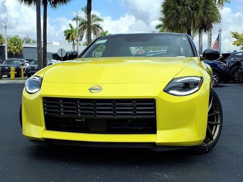 Used 2023 Nissan Z w/ Floor Mat Package (L93) RWD image 2