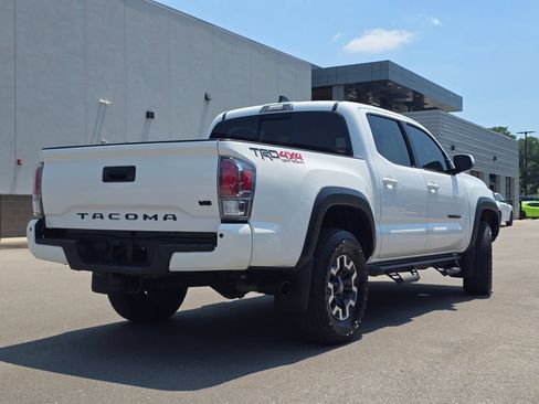 Used 2022 Toyota Tacoma TRD Off-Road w/ Technology Package AWD/4WD image 25