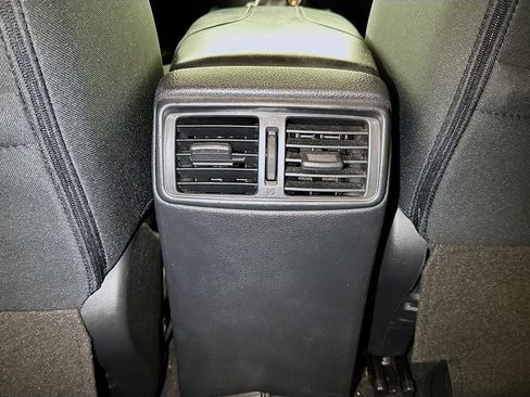 Used 2019 Nissan Rogue SV FWD image 22