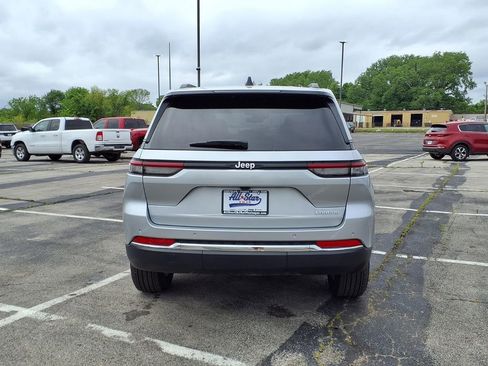 Used 2025 Jeep Grand Cherokee Laredo X RWD image 6