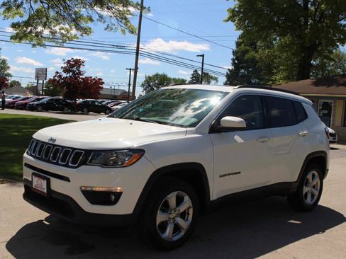 Used 2019 Jeep Compass Latitude w/ Cold Weather Group AWD/4WD image 5