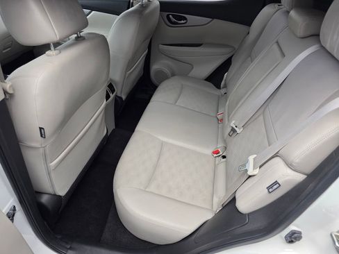 Used 2020 Nissan Rogue Sport SV w/ Technology Package image 13