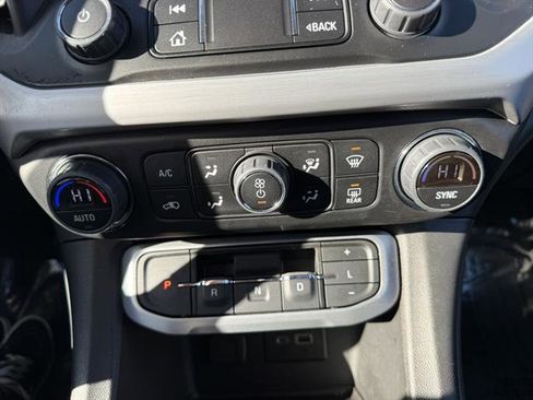 Used 2023 GMC Acadia SLE w/ Driver Convenience Package image 21