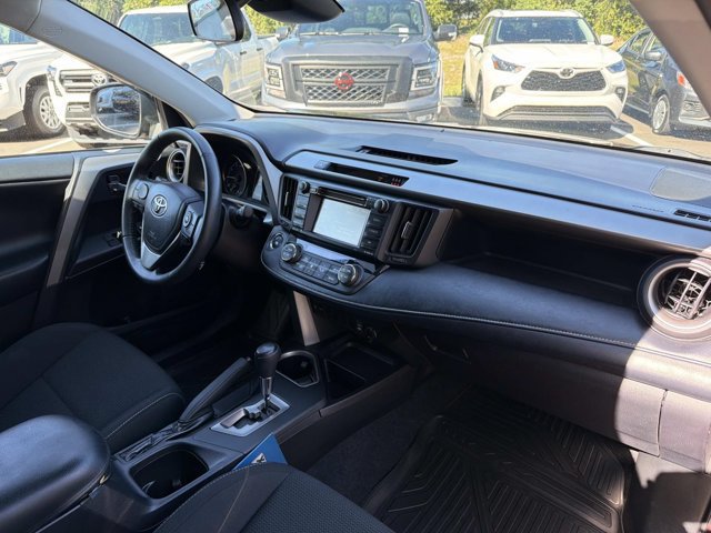 Used 2018 Toyota RAV4 XLE FWD image 17