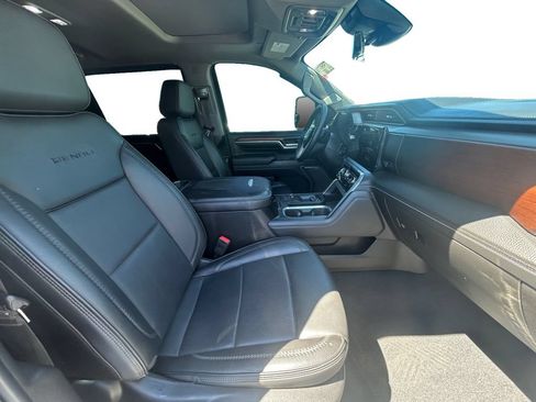 Used 2024 GMC Sierra 3500 Denali w/ Denali Reserve Package AWD/4WD image 6