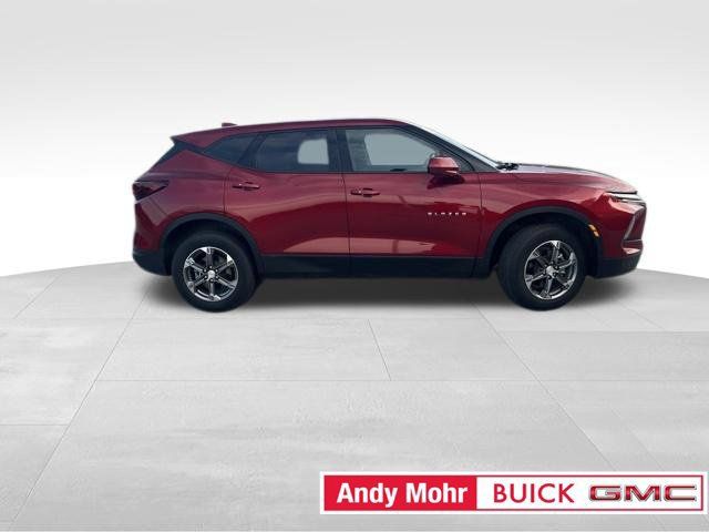 Used 2025 Chevrolet Blazer LT FWD image 8
