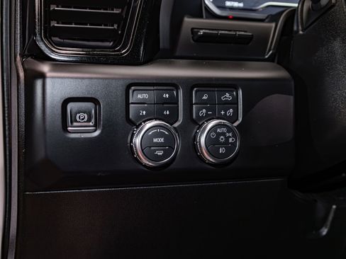 Used 2024 GMC Sierra 2500 AT4X AWD/4WD image 20