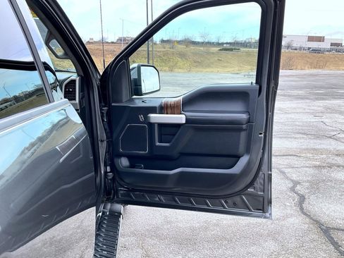 Used 2020 Ford F150 Lariat image 16