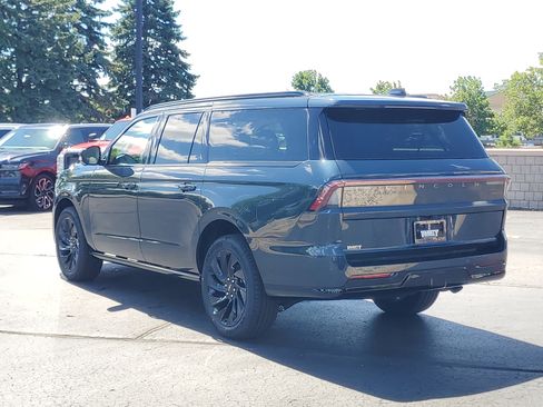 New 2026 Lincoln Navigator L Reserve w/ Jet Appearance Package AWD/4WD image 3