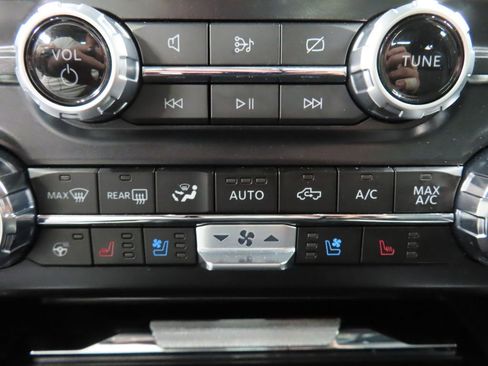 Used 2024 Ford F250 Lariat w/ Lariat Ultimate Package AWD/4WD image 74