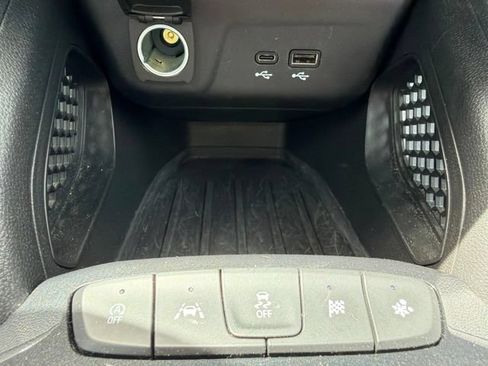 Used 2025 Chevrolet TrailBlazer LT FWD image 24