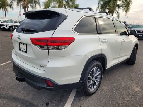Used 2019 Toyota Highlander XLE image 4