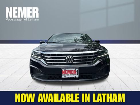Certified 2022 Volkswagen Passat 2.0T R-Line FWD image 6