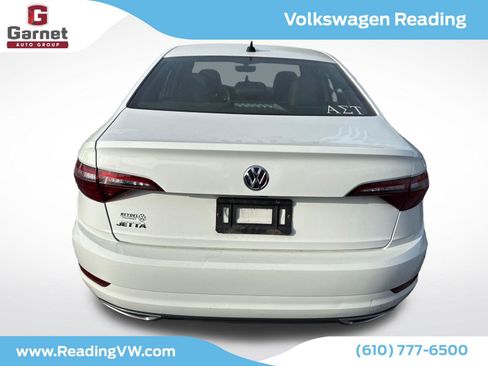 Used 2021 Volkswagen Jetta R-Line w/ R-Line Cold Weather Package image 4