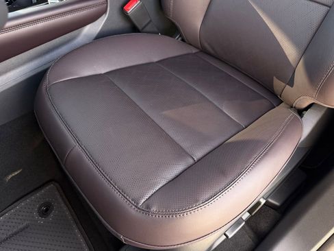 New 2026 Ford Explorer Platinum image 24