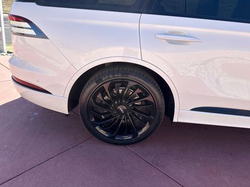 Used 2023 Lincoln Aviator Reserve w/ Equipment Group 201A image 33