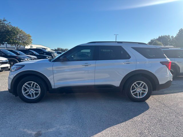 Used 2026 Ford Explorer Active w/ Active Comfort Package RWD image 8