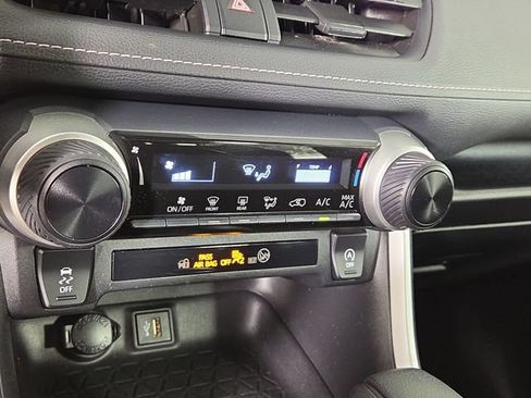 Used 2024 Toyota RAV4 LE AWD/4WD image 19