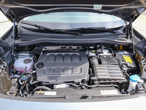 Certified 2025 Volkswagen Tiguan S FWD image 31