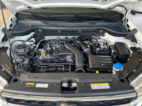 Certified 2024 Volkswagen Taos SEL AWD/4WD image 46