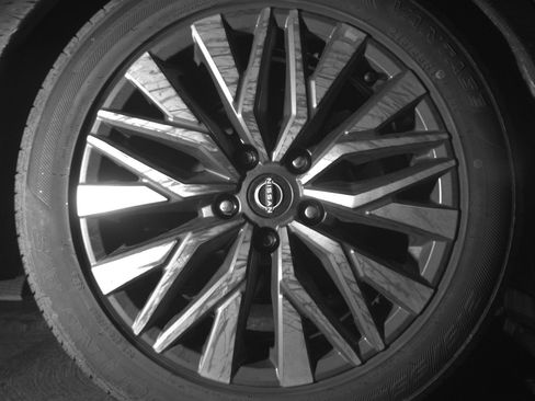 Used 2025 Nissan Altima 2.5 SV FWD image 15