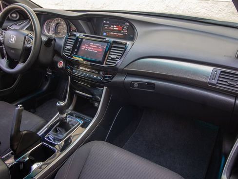 Used 2017 Honda Accord EX image 20
