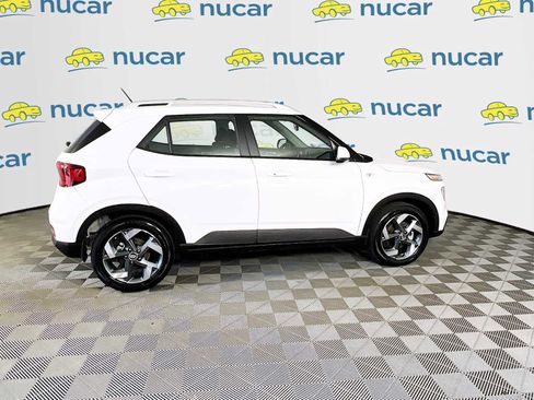 Certified 2025 Hyundai Venue SEL FWD image 8