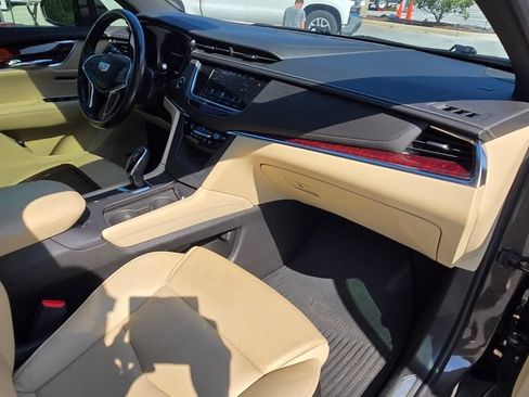 Used 2019 Cadillac XT5 Luxury FWD image 10