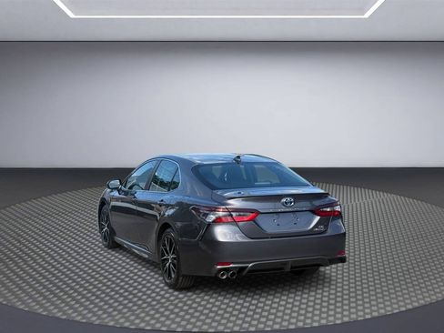 Used 2023 Toyota Camry SE FWD image 5