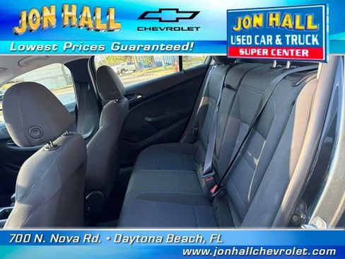 Used 2018 Chevrolet Cruze LT image 19
