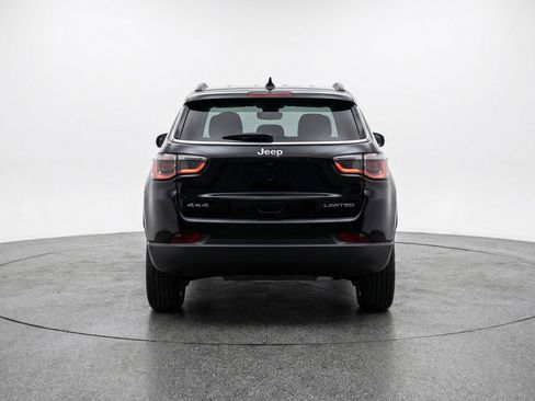 Used 2025 Jeep Compass Latitude image 7