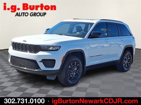New 2025 Jeep Grand Cherokee Altitude w/ Trailer Tow Package image 2