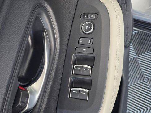 Used 2024 Honda HR-V EX-L image 18