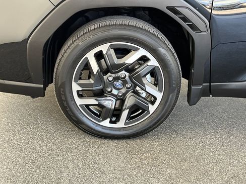 Used 2025 Subaru Forester Limited image 28