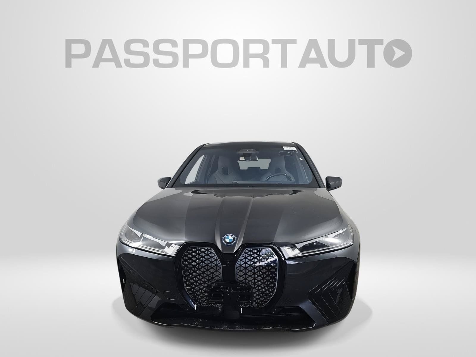 Used 2023 BMW iX xDrive50 w/ Ultimate Package 2 AWD/4WD image 2