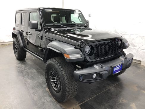 Used 2024 Jeep Wrangler Unlimited Sport AWD/4WD image 3