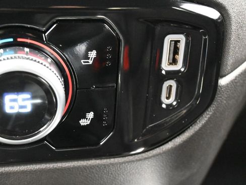 Used 2022 GMC Sierra 1500 Elevation w/ LPO, Elevation Black Package image 14