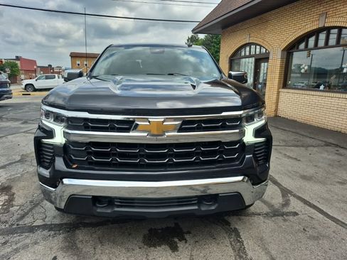 Used 2024 Chevrolet Silverado 1500 LT AWD/4WD image 2