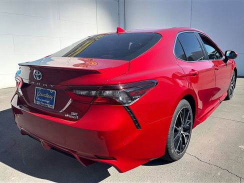 Used 2024 Toyota Camry SE w/ Audio Upgrade Package image 3