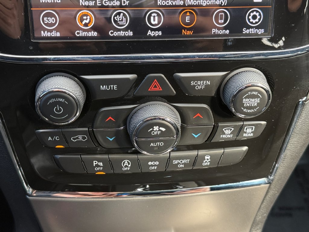 Used 2021 Jeep Grand Cherokee Laredo X AWD/4WD image 19