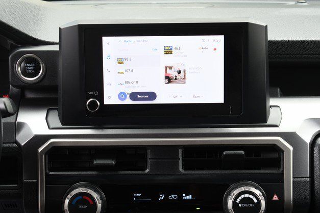 Used 2025 Toyota 4Runner SR5 AWD/4WD image 19