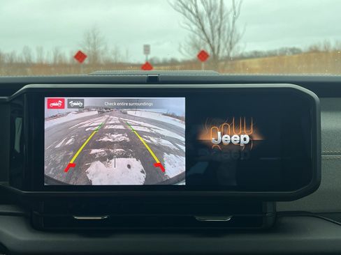 Used 2024 Jeep Wrangler Sahara w/ Technology Group image 28